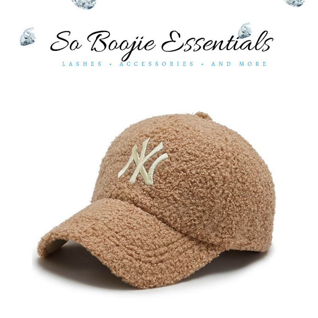 So Boojie Cozy NY Hat Beige